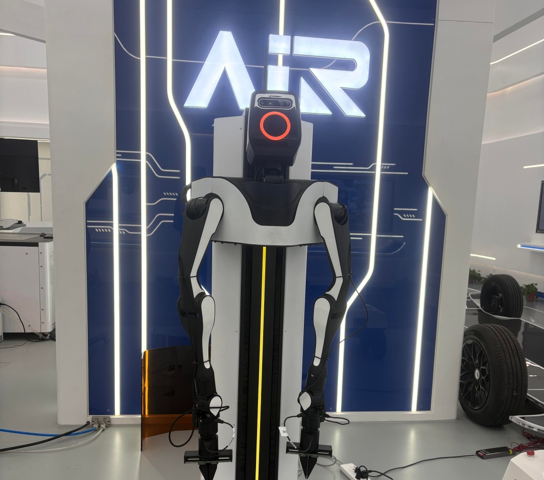 AIR FM (AIR FOUNDATION MODEL) 自动驾驶 ｜ 具身智能 物理AI能力体系 教育